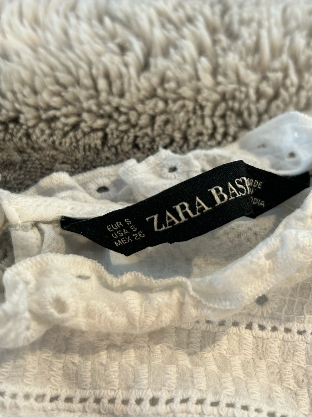 Zara White Eyelet Ruffle Top - Picture 3 of 4